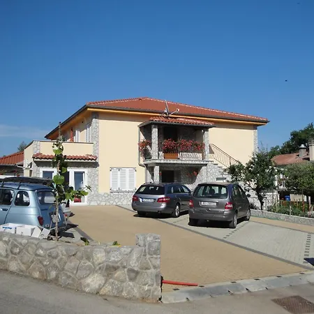 Nevenka K. 3* Čižići