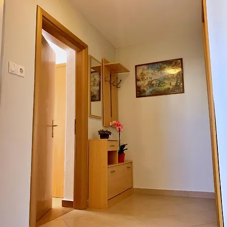 Nevenka K. Penzion Čižići