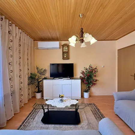 Nevenka K. Gæstehus Čižići