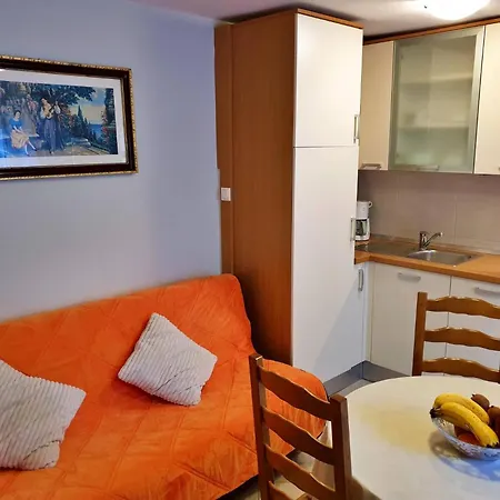 Nevenka K. Guest house Cizici