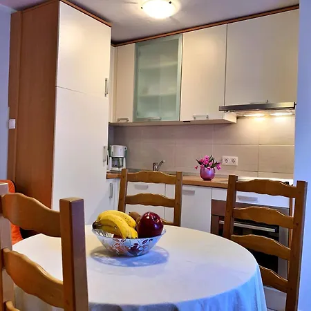 Guest house Nevenka K. Cizici