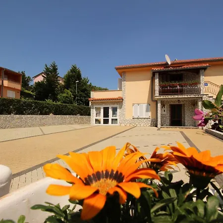 Nevenka K. Guest house Cizici
