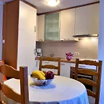 Guest house Nevenka K. Cizici
